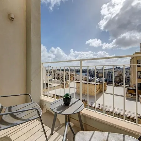Two Bed St Julian's With Sea Views Near Paceville