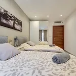 Two Bed St Julian's With Sea Views Near Paceville